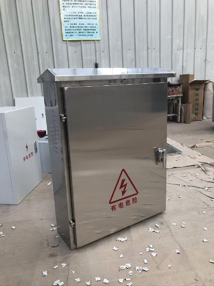 郑州不锈钢机柜焊接：机器人与手工焊接的场景适配技术