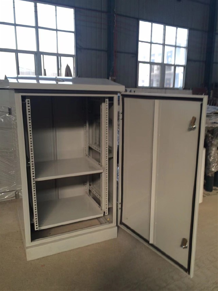 郑州机柜定制规范焊接操作细节，减少人为因素变形